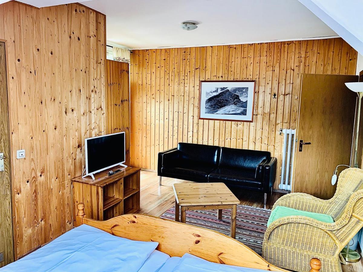 Gaestehaus Hohe Tannen Гармиш-Партенкирхен Екстериор снимка